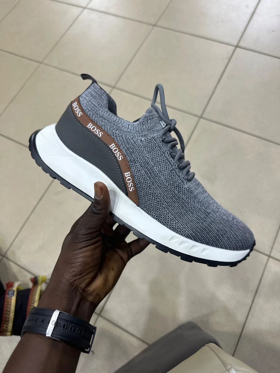 Hugo boss — 35 000 FCFA chez AKD-SHOES, Marché Colobane Dakar