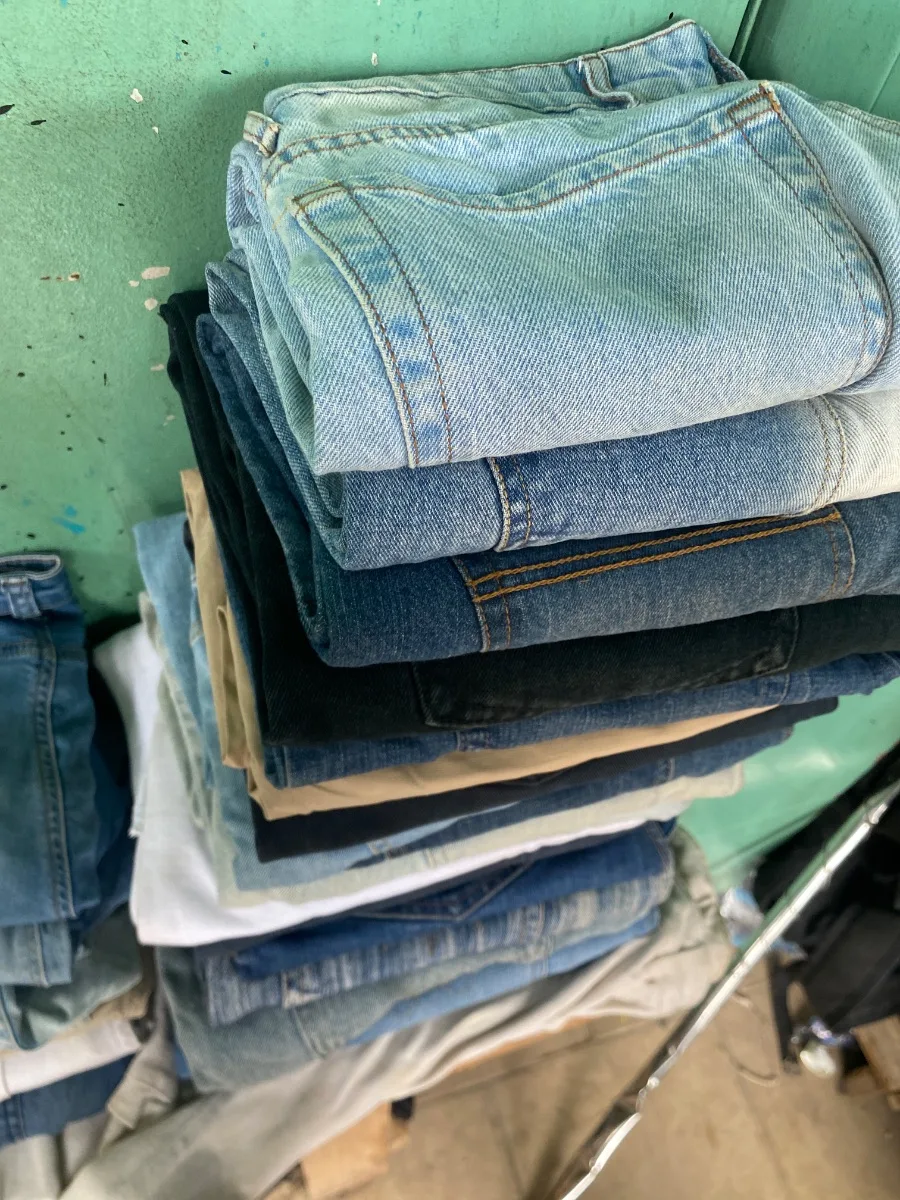 Jean — 3 000 FCFA chez Aziz Dabakh la paix, Marché Colobane Dakar