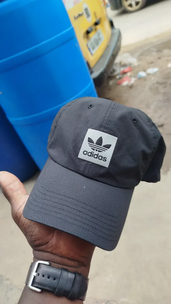 Cap — 5 000 FCFA chez Ibrahima Business, Marché Colobane Dakar