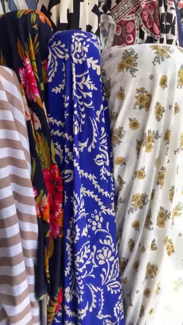 À écouter — Tissus & Couture — Écoutez la note vocale du vendeur chez Yass textile, Marché Colobane Dakar