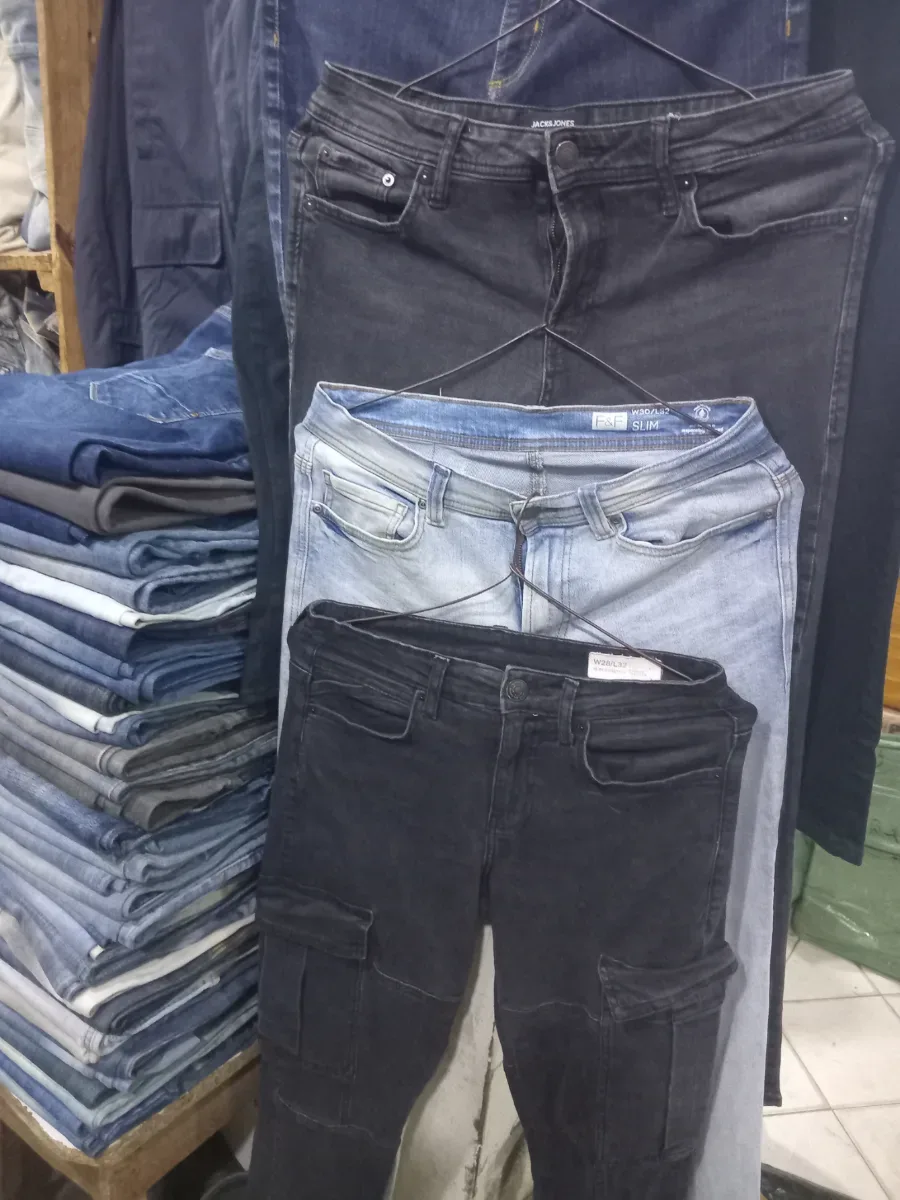 À écouter — Mode — Écoutez la note vocale du vendeur chez LanBusiness, Marché Colobane Dakar