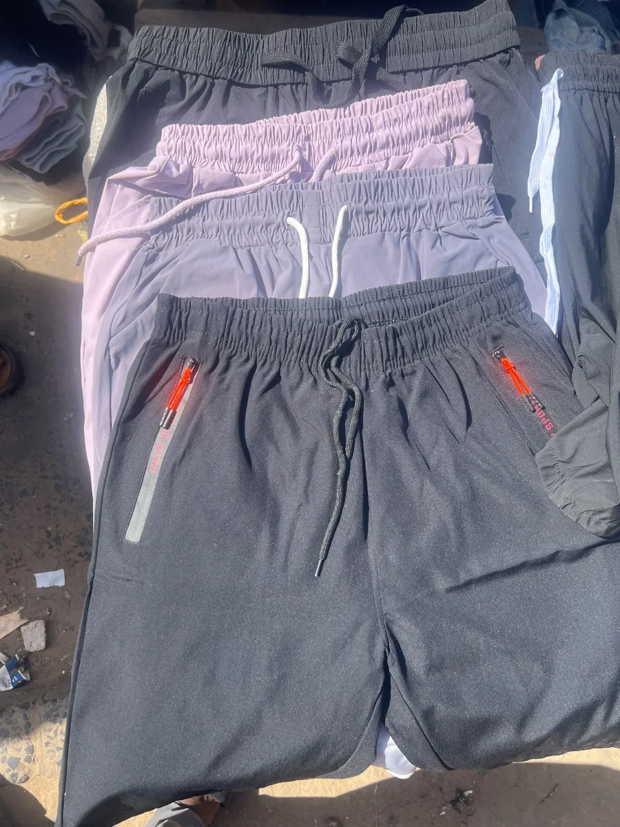 Short pas cher — Wa Keur Borom Darou Business, Marché Colobane Dakar