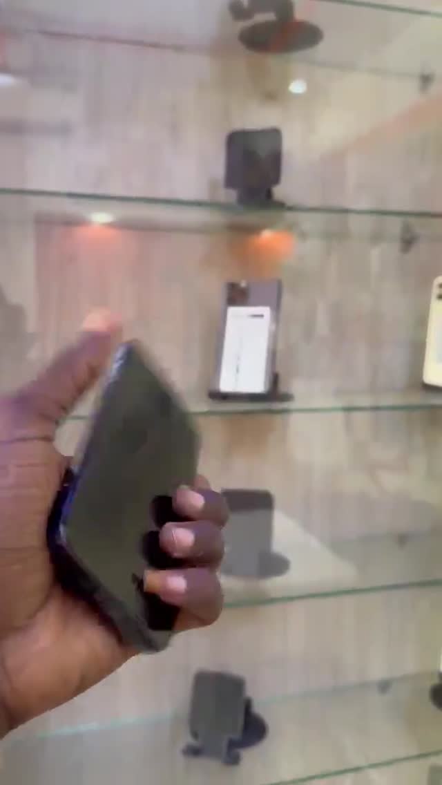 Wanter 12simple 128go id off écran fissuré — 65 000 FCFA chez Massamba Shop, Marché Colobane Dakar