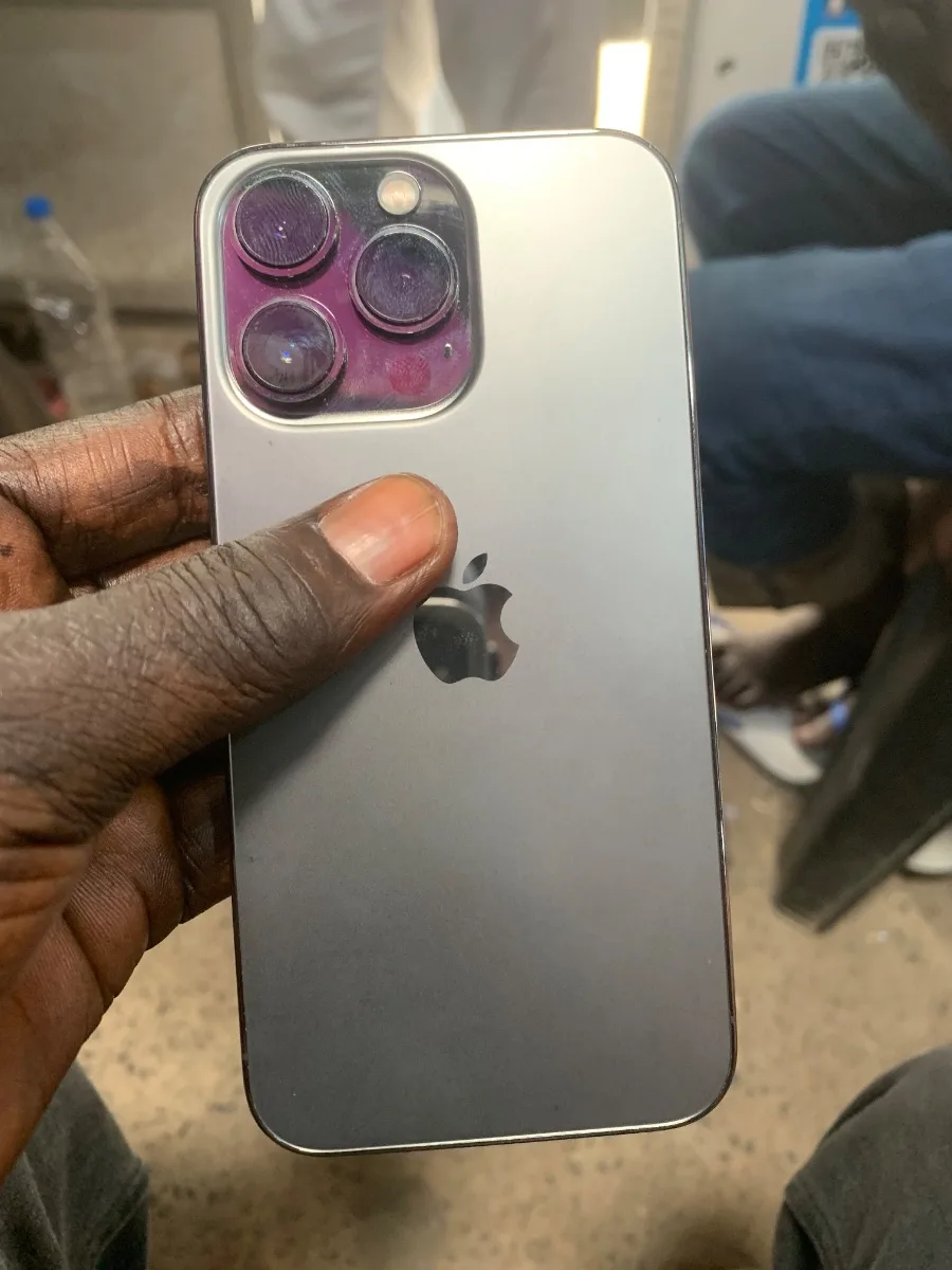 iPhone 14 pro — 250 000 FCFA chez Noreyni Apple, Marché Colobane Dakar