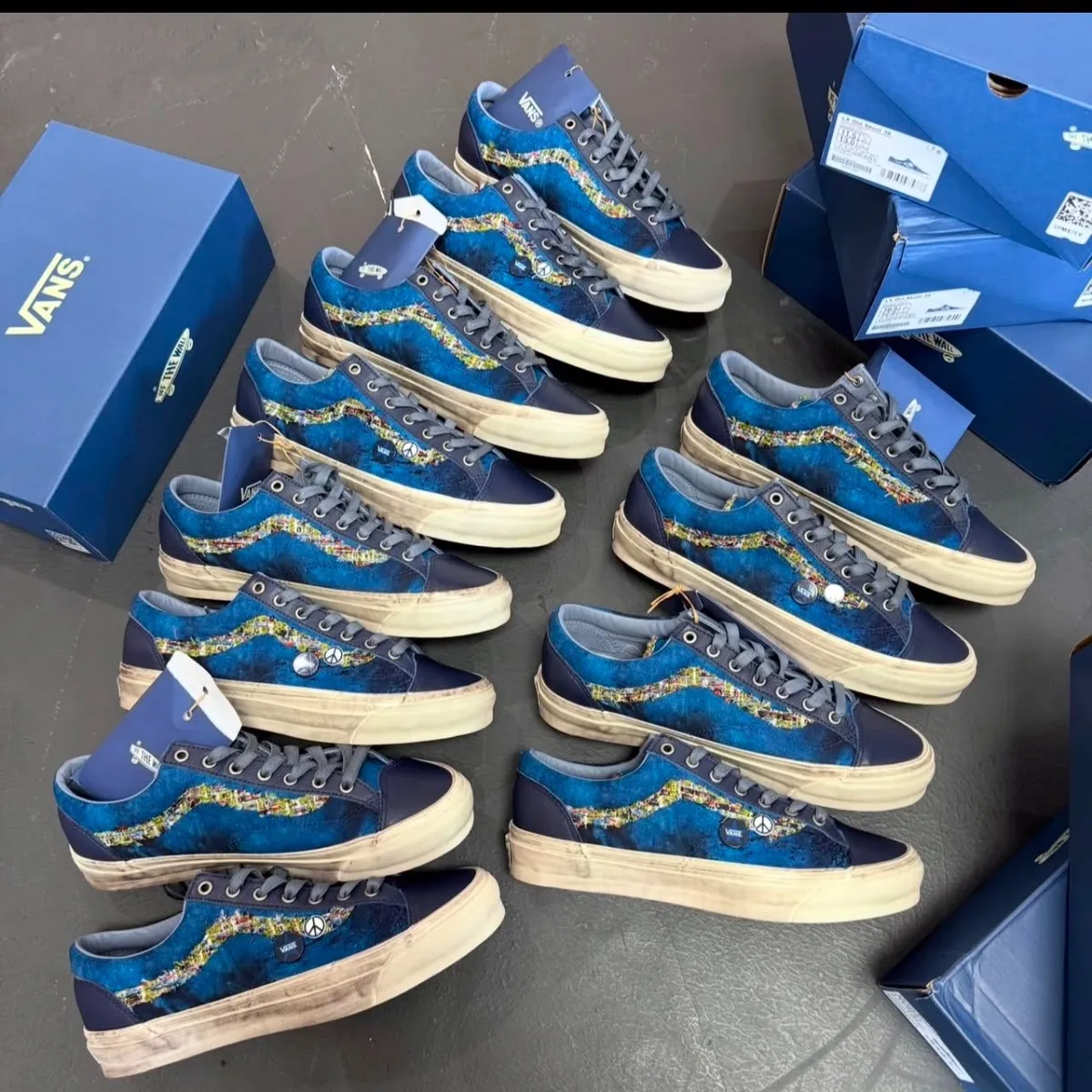 Vans — Lincoln Shoes, Marché Colobane Dakar